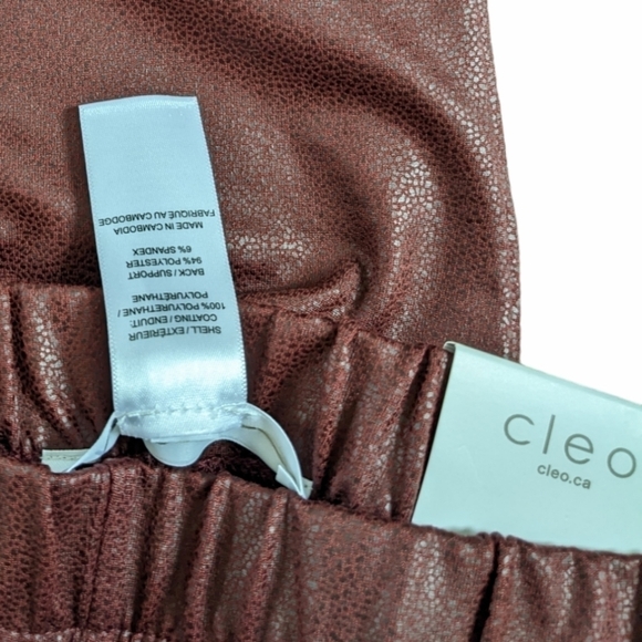 NWT Cleo Two Tone Red Snake-Skin-Look Leggings Leggings Sz Medium - Picture 10 of 14